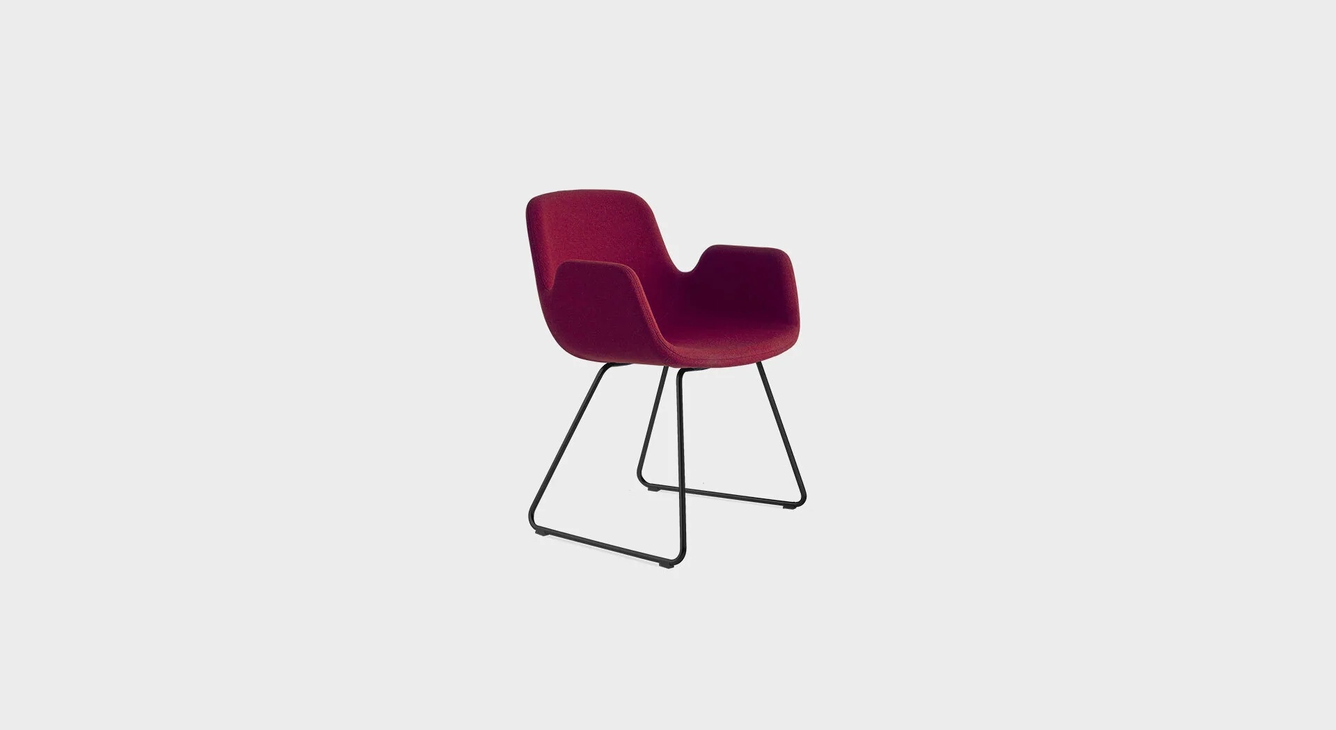 PASS S130 | Chair for the home: Upholstered with slide-frame base